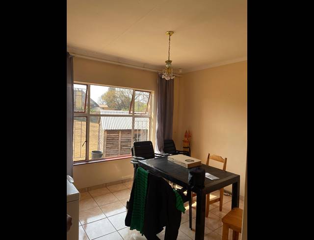 4 BEDROOM HOUSE FOR SALE IN SIGNAL HILL